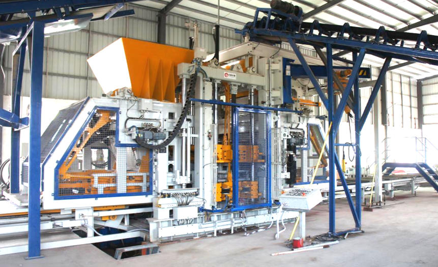 Куангонг машине за цигле остављају свој траг у Јужној Кини — цигле за поплочавање и цигле у облику дијаманта којима рукује једна машина